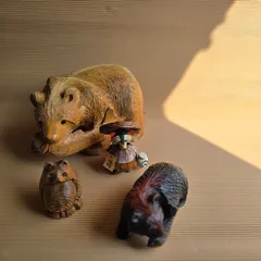 謎のお酒を持った木製のクマの置物 木彫り 熊の置物ニッカウイスキーの通販 by (株)泰正商事's shop