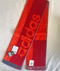 adidasスリムスポーツタオルＲed