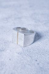 WEISS　LINE SQUARE SCULPTURE RINGシルバーリング
