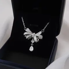 雫型＆リボン ネックレス キラキラ マイクロパヴェ 高級感 軽ラグジュアリー 人気デザイン 華奢 チョーカ