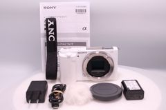 【超極美品】SONY ZV-E10 ボディ ホワイト ZV-E10 W Vlog用カメラ レンズ交換式VLOGCAM APS-C ミラーレス一眼カメラ