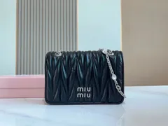 2024年最新】miumiu ショルダーバッグの人気アイテム - メルカリ