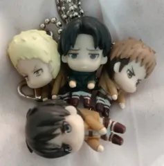 進撃の巨人 コレクション ガチャ ロングストラップ キーホルダー リヴァイ エレン ライナー ジャン・キルシュタイン まとめ