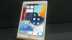 【良品♪】au Apple iPad Air 2 128GB Wi-Fi+Cellular A1567(MGWM2J/A)判定〇/シルバー
