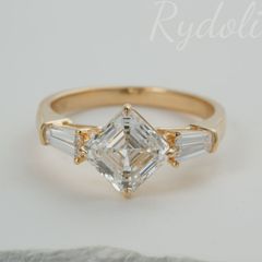K18 2.05ct E VVS2 オーダーメイドリング ラボグロウンダイヤモンド IGI鑑定書付き アッシャーカット Au750指輪 誕生日記念日プレゼント 定番エンゲージメントリング ダイヤリング スリーストーンリング 18金ダイヤモンドリング