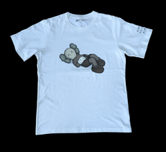 ユニクロ　カウズ　tシャツ　コラボ　第７弾　2021年　寝ころび　UNIQLO　KAWS　コンパニオン　COMPANION