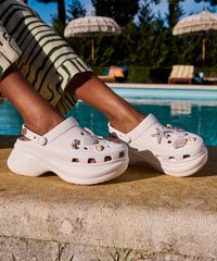 【ムラスポ公式】新品 CROCS クロックス サンダル レディース 厚底 CLASSIC BAE CLOG クラシック ベイ クロッグ 206302-100