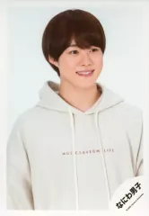 【中古】生写真(ジャニーズ) なにわ男子/大橋和也/上半身・衣装白・パーカー・両手下・目線右・笑顔・背景白/「関ジュ 夢の関西アイランド 2020 in 京セラドーム大阪 ～遊びにおいでや!満足 100%～」グッズオフショット/公式生写真