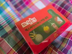 韓国 マクドナルド ポーチ&チャーム　2点セット チャームセットクリアポーチ[SMA4-2BA002]｜URBAN RESEARCH公式