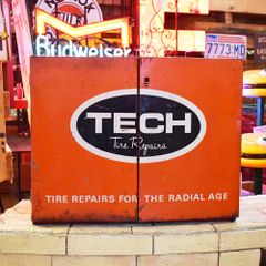 【US直輸入】TECH 工具ボックス タイヤ コンテナ ロッカー アメリカン雑貨 ガレージ ビンテージ ガレージ