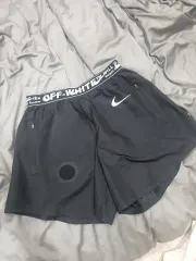 NIKE OFF-WHITE オフホワイト ウーブンショーツ Sサイズ　新品 OFF-WHITE Nike Shorts Grid オフホワイト ナイキ ショーツ (Nike