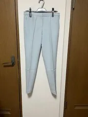 テーパードパンツ　水色