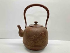 古鉄 桜花紋鉄瓶 / 時代煎茶道具 / 風雅なる逸品 / 古美術 / 茶席道具
