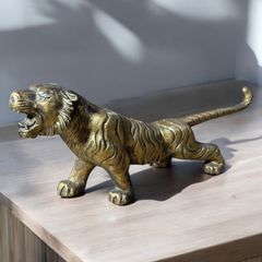 虎　陶器 虎 置物 トラ 縞模様 干支 寅 タイガー 風水 陶器 工芸品 プランター