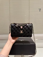 【今日特価】CHANEL 25P Heart Pendant WOC Chain Bag / シャネル 25P ハートペンダント付き WOC チェーンバッグ/ 送料無料！在庫限定価格-MM輸入1