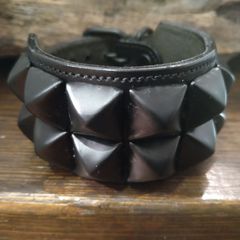 KMRII 14th Addiction handmade レザー バングル - メルカリ