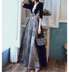 美しい花柄レースにサテンスカートの六分袖 イブニングドレス 新品・未使用】美しい花柄レースにサテンスカートの六分袖