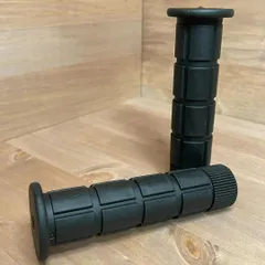 自転車 グリップ ラバー 22.2mm スライドオン 肉厚 125mm MTB クロスバイク BMX ママチャリ 街乗り 振動吸収 滑りにくい 握りやすい カスタム パーツ ハンドルグリップ 多色展開 新品 未使用のサムネイル