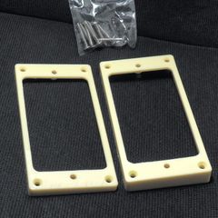 エスカッション 前後2個セット クリーム色 ハムバッカーピックアップ用 底アーチ付きRあり 角度テーパーあり ネジ付 キズあり