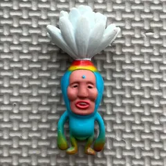 【直立タイプ】【希少な廃盤商品】こびとづかん  マヨケシロバネ　直立　フィギュア　魔除け　白羽　羽　マスコット　小人図鑑　こびと図鑑　こびとずかん　おもちゃ　キャラクター　ストラップ　キーホルダー　カプセルトイ　ガチャガチャ　ガチャ　ガシャポン　2499