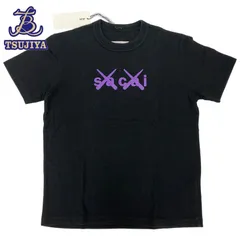 コラボ サカイ カウズ Tシャツ 半袖 コラボ センターロゴ コラボ サカイ カウズ Tシャツ 半袖 コラボ センターロゴ - メルカリ