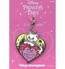 【中古】キーホルダー・マスコット(キャラクター) マリー チャーム 「ディズニー・プリンセス・デイズ」 入場者プレゼント 東京ディズニーランド限定