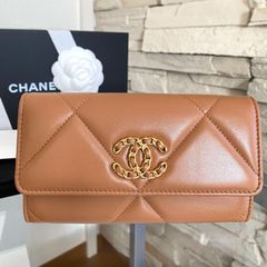 シャネル19 ミディアム　フラップウォレット 長財布 ラムスキン ブラウン