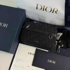 Dior(ディオール) オブリーク サファリ メッセンジャーバッグ バッグ 出品のサムネイル