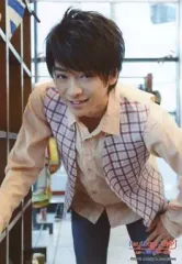 【中古】生写真(ジャニーズ) Hey! Say! JUMP/知念侑李/膝上・衣装ピンク・チェック柄・前屈み・左手腰/Hey! Say! JUMP 全国へJUMPツアー 2013