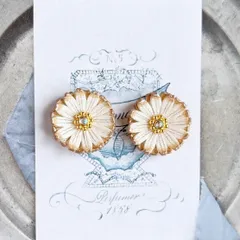 ガーベラ ピアス イヤリング＊ホワイト