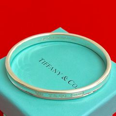 TIFFANY&Co. 希少 極美品 レクタングル スクエアバングル Ag925 TIFFANY&Co. 希少 極美品 レクタングル スクエアバングル Ag925 - メルカリ