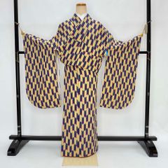 二尺袖 単品 卒業式着物 矢絣 ベージュ 裄68.5cm Lサイズ  袴用着物 化繊 中古 4581
