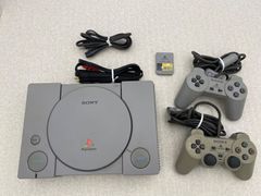 PlayStation  本体  SCPH-7000　動作品　コントローラー２点のサムネイル