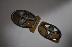 ＵＺＪ２００系ランドクルーザー　ブラックメッキエンブレムフロント／リアトヨタマーク２点ＳＥＴ　　INVENTER/grow/メッキ/ブラッククローム/ゴールド/車エンブレム/車パーツ/