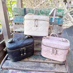 キルティングバニティバッグ ピンク ホワイト ブラック チェーン ショルダーバッグ