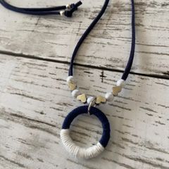 めがねホルダー　首掛けグラスホルダー　サングラスホルダー　老眼鏡ホルダー　ネイビー×ホワイト　ハンドメイド