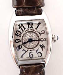 GUCCI グッチ QZ 5500Ｍ ブラック文字盤 メンズ腕時計 中古美品です GUCCI グッチ QZ 5500M ブラック文字盤 メンズ腕時計 中古美品