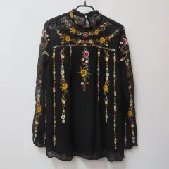 ザラ 花刺繍ブラウス