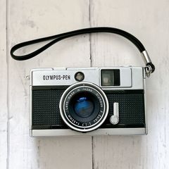 美品・赤ベロOK】OLYMPUS Pen ee-3 - メルカリ