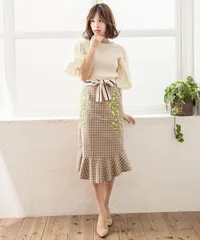 70%オフ！　ノラ花刺繍チェックスカート