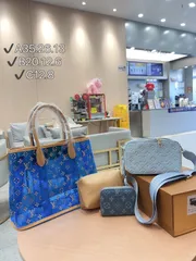 [本日特価] TOP New 2025 高品質3点セット - Lv ブルージェリーバッグ + ブルーカメラバッグ + 財布 本日限定特別割引！[本日特価|新品未使用品]