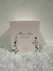 【新品・未使用・未開封】Miss Dior キャンドル・バスボムセット Amazon.co.jp: 【セット品・ラッピング済み】DIOR ディオール