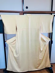 着物 小紋 正絹 シンプル / 黄色系 / 一つ紋 草花文 身丈約157.5cm 裄丈約67.5cm 袖幅約49.5cm 後幅30cm 前幅23.5cm TCS着物 W45