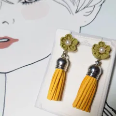 つまみ細工 山吹色タッセル ピアス イヤリング