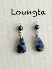 2833ネイビーの軽いピアス 樹脂ピアス