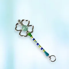 小さな魔法の杖　カラフルクローバー　ミニチュアステッキ　マジカルワンド　ブライス　リロロ・アンティーユにも◎　小物　服　ドールアクセサリー　幸運のシンボル