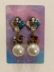 ピアス　ハンドメイド　パール　エレガント　多色　個性的　アンティーク風　一点物