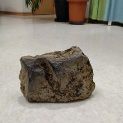 【天然石】サヌカイト原石　鉱石　パワーストーン　お守り　邪気祓い