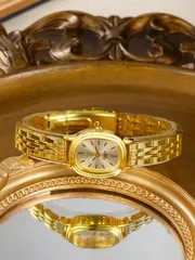 腕時計 レディース クォーツ レトロスタイル、カジュアルファッション、ミニオーバル レディース クォーツ腕時計、ゴールデンオーバルケース、日常着用に最適、誕生日プレゼント、パーティー、休日の集まりに、自分や友人への