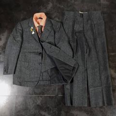 【JAPANESE VINTAGE】6点セット セレモニー シングルスーツ 3ピース スリーピース ベスト セットアップ 上下 グレー系 Mサイズ相当 成人式 卒業式 結婚式（ユーロピンズ＆シャツ＆ネクタイ おまけ）No.23